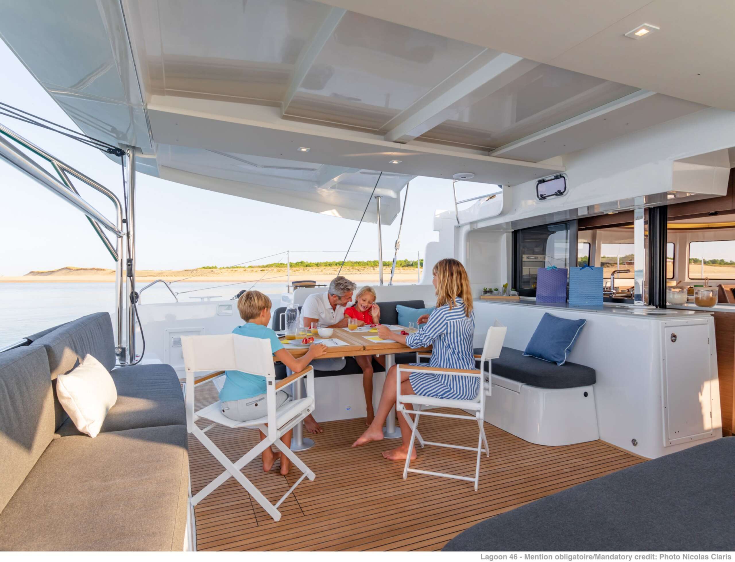Lagoon 46 Saloon Exterior